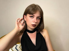 TinaMoore - female with brown hair webcam at LiveJasmin