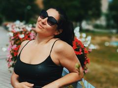 TinaMoretti - female with black hair webcam at LiveJasmin