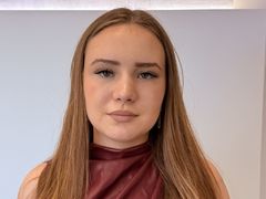 TinaNya from LiveJasmin