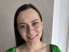 TiniBoom - female with brown hair webcam at LiveJasmin