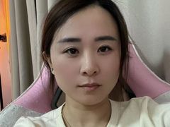 Tinzh from LiveJasmin