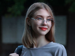 SibleyBartram - female with brown hair webcam at LiveJasmin