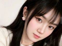 tingyan - female with black hair and  big tits webcam at LiveJasmin