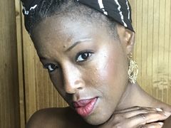 ToffeeBrown - female with black hair webcam at LiveJasmin