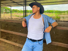 TommyGuerra - male webcam at LiveJasmin