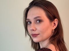 WillaCroyle - female with brown hair webcam at LiveJasmin