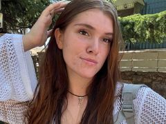 TorrieWieberg - female with brown hair webcam at LiveJasmin