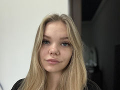 ToyaLavinder from LiveJasmin