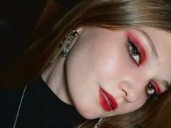 BrittanieManino - female with brown hair webcam at xLoveCam