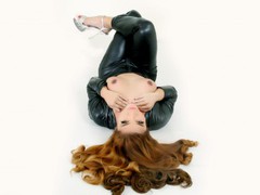 QUEENdomANGELA - shemale with brown hair webcam at LiveJasmin