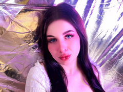 TrishaRose - female with brown hair webcam at LiveJasmin