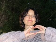 TulaStaines from LiveJasmin