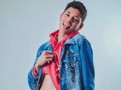 TylerCa from xLoveCam