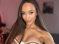 TynaAkira - female with red hair webcam at LiveJasmin