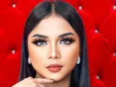 TyraEvangelista - shemale with black hair webcam at LiveJasmin