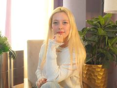 UdeleEdmands - blond female webcam at LiveJasmin