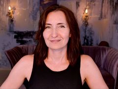 UnaTerra - female with brown hair webcam at LiveJasmin