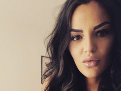 ValentinaValee - female with black hair and  big tits webcam at LiveJasmin