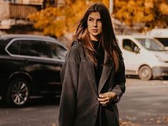 ValeriWood - female with brown hair webcam at LiveJasmin