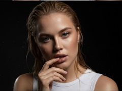 ValyWane - blond female with  small tits webcam at LiveJasmin