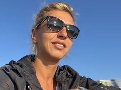 VanesaParker - female with brown hair webcam at LiveJasmin