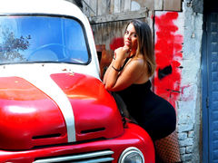 ChampGabi - female with brown hair webcam at LiveJasmin