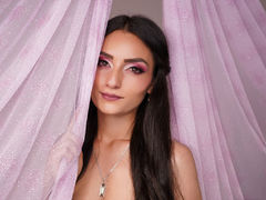 VanessaOlson - female with black hair and  big tits webcam at LiveJasmin