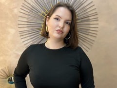 VanessaRice - female with brown hair webcam at LiveJasmin