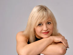 VanessaStarss - blond female with  big tits webcam at LiveJasmin