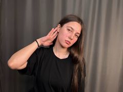 VanitaMohinani - female with brown hair and  big tits webcam at LiveJasmin