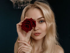 VellaRobinsonn - blond female webcam at LiveJasmin