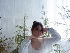 Vicentta - blond female webcam at LiveJasmin