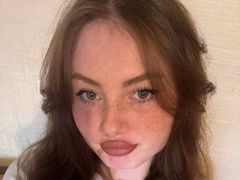 VickiTeli - female with red hair webcam at LiveJasmin