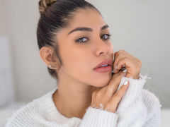 MaiaBrunni - female with brown hair and  big tits webcam at LiveJasmin