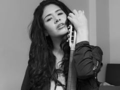 CastilloMariana - female with black hair and  big tits webcam at LiveJasmin