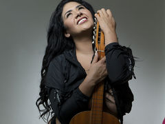 CastilloMariana - female with black hair and  big tits webcam at LiveJasmin