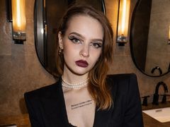 VictoriaMill - female webcam at LiveJasmin