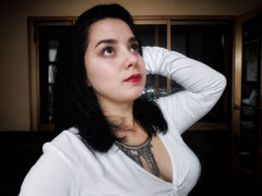 Victoriaredd - female with brown hair webcam at LiveJasmin