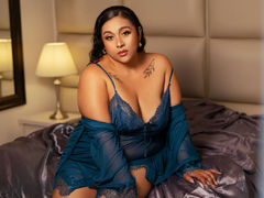 Vikyleee - female with black hair and  big tits webcam at xLoveCam