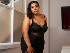 Vikyleee - female with black hair and  big tits webcam at xLoveCam