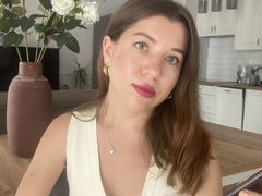 VikiCristina - female with brown hair webcam at LiveJasmin