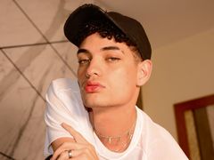VillTroye - male webcam at LiveJasmin