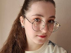 VirtualMartinez - female with brown hair webcam at LiveJasmin