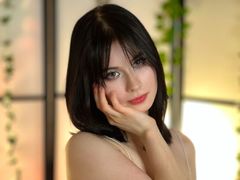 ViviLowe - female with black hair webcam at LiveJasmin
