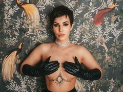 ViviHutton - female with brown hair webcam at LiveJasmin