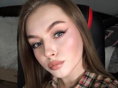 WandaDenmark - blond female with  big tits webcam at LiveJasmin