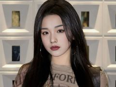 WangYuXuan - female with black hair webcam at LiveJasmin