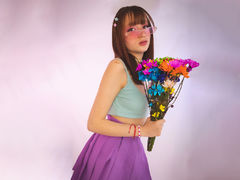 WenStacie - female with red hair webcam at LiveJasmin