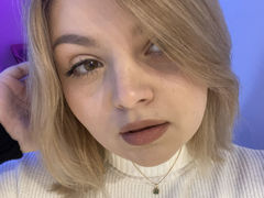 WendyPaige - blond female webcam at LiveJasmin