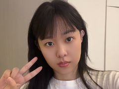 wellwellYa from LiveJasmin